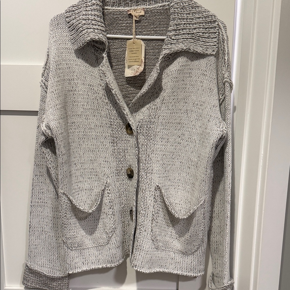 NWT Hem and Thread Gray Knit Cardigan with Pockets